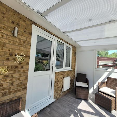 Bumblebee Bungalow - With Separate Office And Gaming Space By Catchpole Stays Colchester Exterior foto